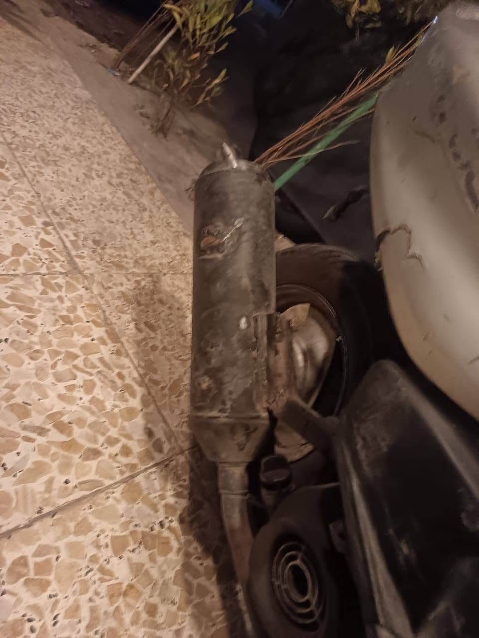سلام عليكم ماكس قجمه للبيع دراجه كلشي ما بيه مكينه بلاديه برغي ممفتوح بيه جيب فيتر وتعال افحص كلجات جديده  دبلات جديده دراجه رايده ب٣٥٠قفل مكاني بغداد العامريه هاذه رقمي ***********
