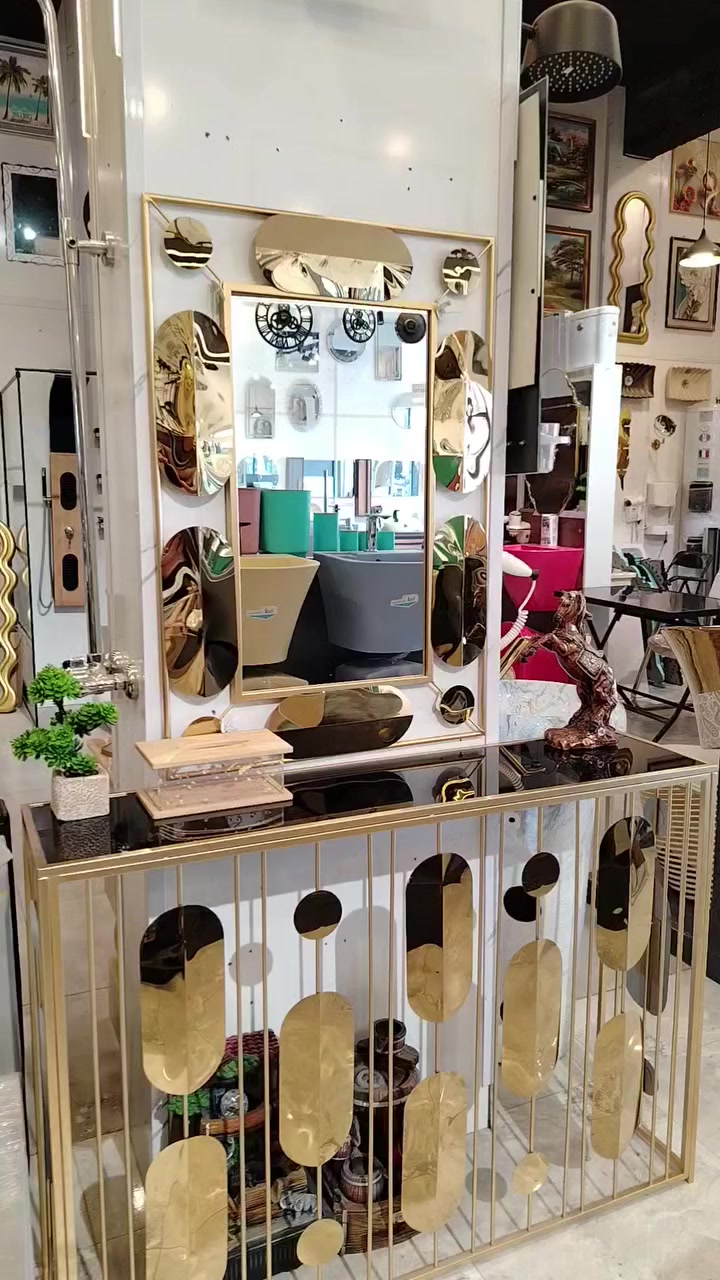 توفر ميز مع مرايا مدخل مال بيت قياس ١٢٠ سم
لون ذهبي مميز جدا 👇😳


**إذا كنت صاحب هذا الإعلان وتريد حذفه لأي سبب، رجاءا أرسل رسالة إلى الدعم الفني**