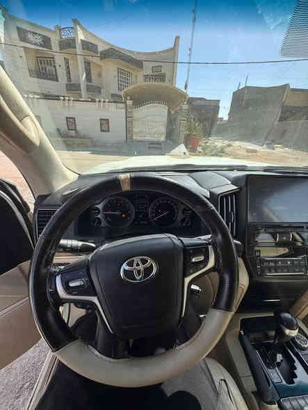 لاندكروز
رقم بغداد
ماشيه 29887 كيلومتر
موديل 21
محرك 6
السعر 450 بيها مجال. 
بيها صبغ اتصل وعرف التفاصيل 
رقم الموبايل   ***********
