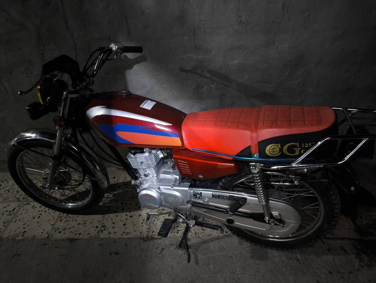 السلام عليكم اربعه كير شاصي اوراق اصولي مديل 2016 اصولي رقم شاصي وبليته تعمير تايكر 27  شراي تصل مو شراي لا تتصل
مو سكنر اصولي بس ترقم  شاصي زلغ مابي مغسول ومصبوغ ومعمر عليه  
***********
واتساب موجود
