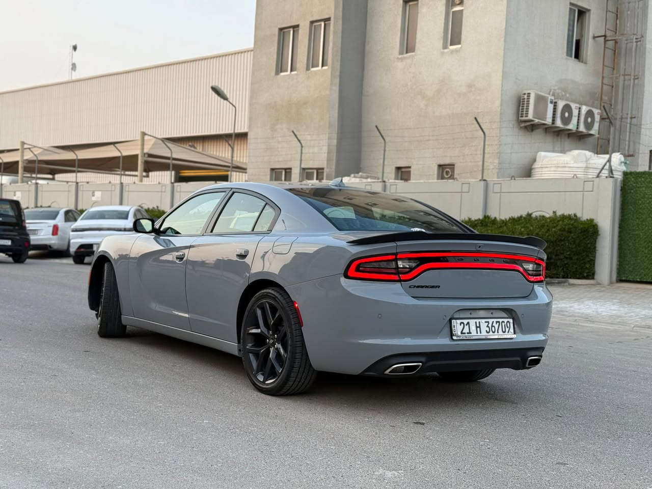 سلام عليكم من رخصت الادمن المحترم  جارجر موديل 2021 رقم شمالي وكاله او تحويل
واردامريكي حادث ( جاملغ وباب بدون دواخل بدون ارباك
مكينه كير كفاله
المسافةالمقطوعه ٥٤  m
حجم المحرك 3600
مواصفات SXT بلاص فووول 
* داخل اسود جلد
* كامره خلفيه
* مصابيح امامية زنون مع بلوجكتر LED .
* ويل قياس 20 انج .
* استيرن كهربائي
* شاشه كبيرة مع نظام ملاحة نفكيشن GPS .
* مقاعد أمامية كهربائية عدد 2 . .
* مقاعد أمامية تبريد وتدفئة .
* مقاعد خلفية تدفئة .
* تشغيل عن بعد . .
* تدفئة ستيرن .
* محدد سرعة . .
* كاميرا خلفية دوارة.
* مرايا رادار مع ترحيب متحسسة للاضاءة
* دخول ذكي (بصمة) .
مكان السيارة البصره 
للاستفسار عن السعر واي تفاصيل اخرئ الاتصال متوفر واتساب
***********
