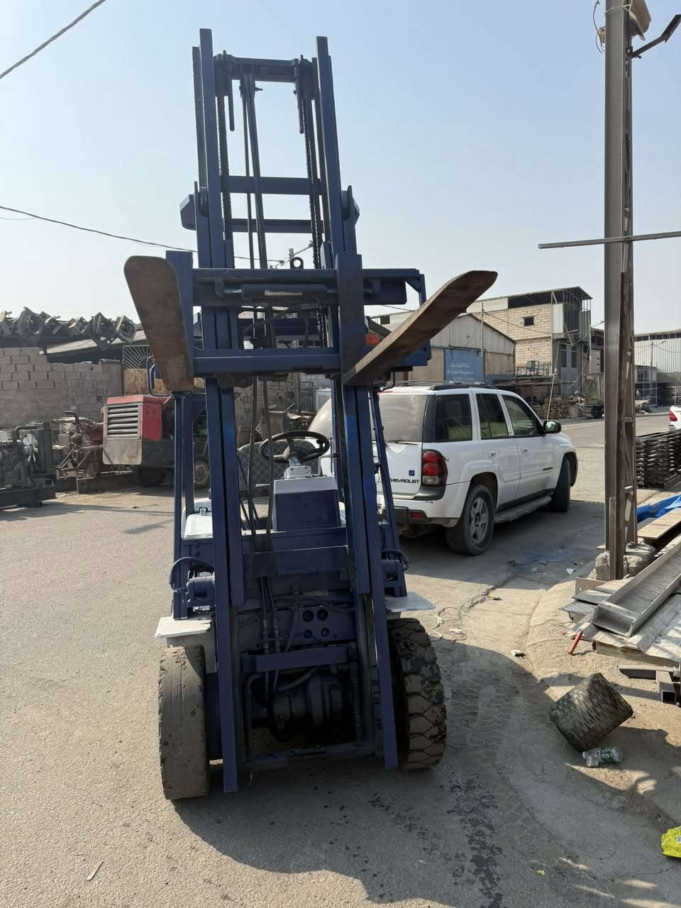 شوكية للبيع كوماتسو مكينة نضيفة ٢طن ونص جب عالي 
مكان البصرة ***********
