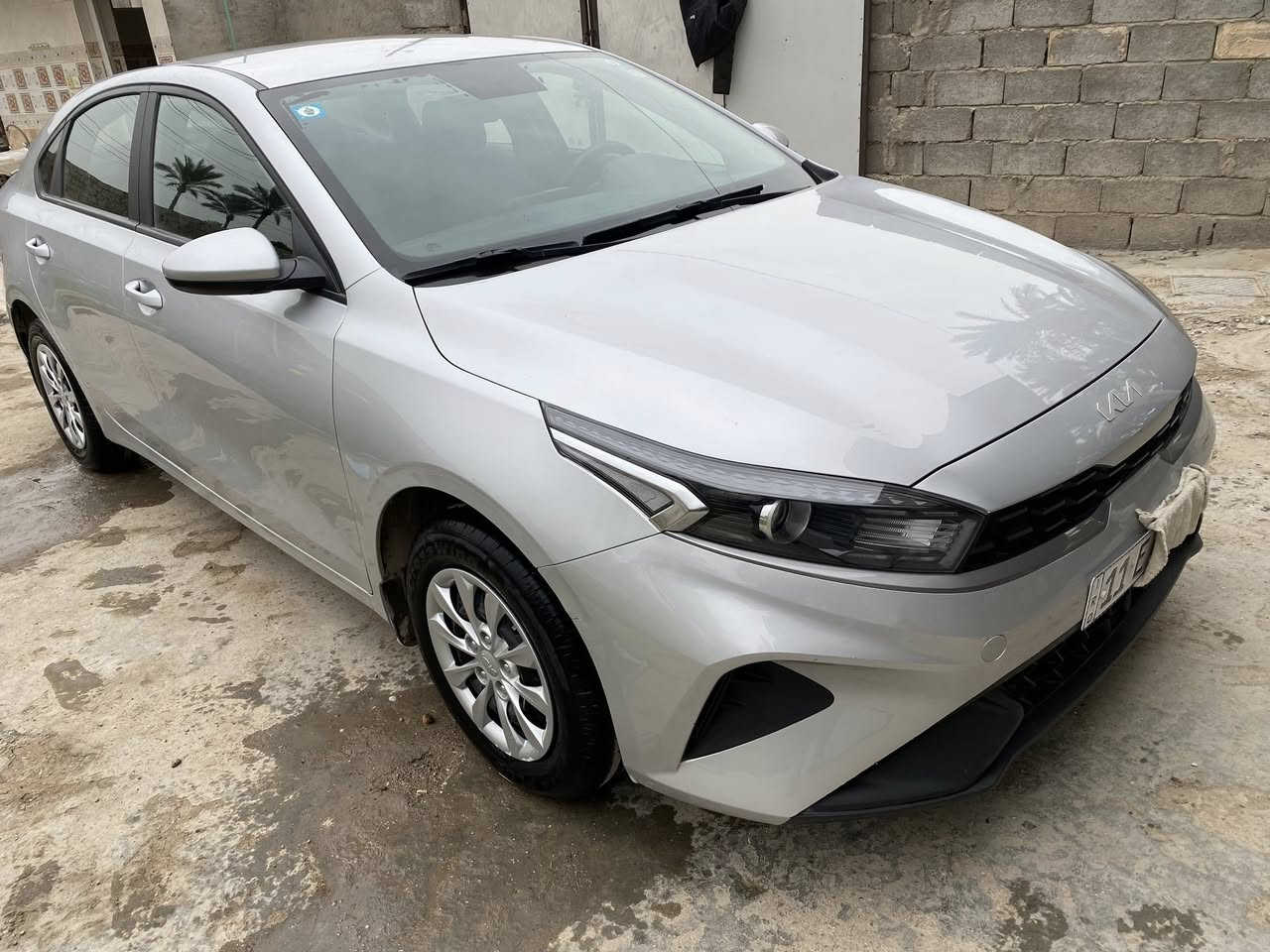 السلام عليكم كيا سيراتو 2024 لون رصاصي محرك 1600 كير AT ماشيه 61 الف مكفوله من الصبغ والتبديل بيه بارد فقط  مواصفات تحكم ستيرن جهتين كامره خلفيه حساسات رقم بغداد الجديد سعرها 163 ورقه وبيه مجال بسيط مكانها بغداد حي الري للاستفسار الاتصال***********
