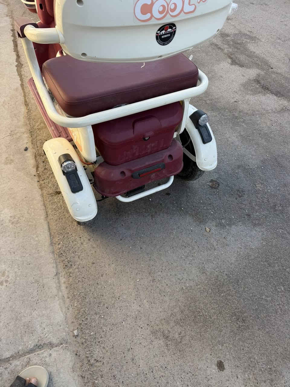 السلام عليكم دراجة قبل اسبوعين اخذتهة نظيفة حيل السعر اخذتهة بمليون هسة للبيع السعر 700 الاتصال ***********
