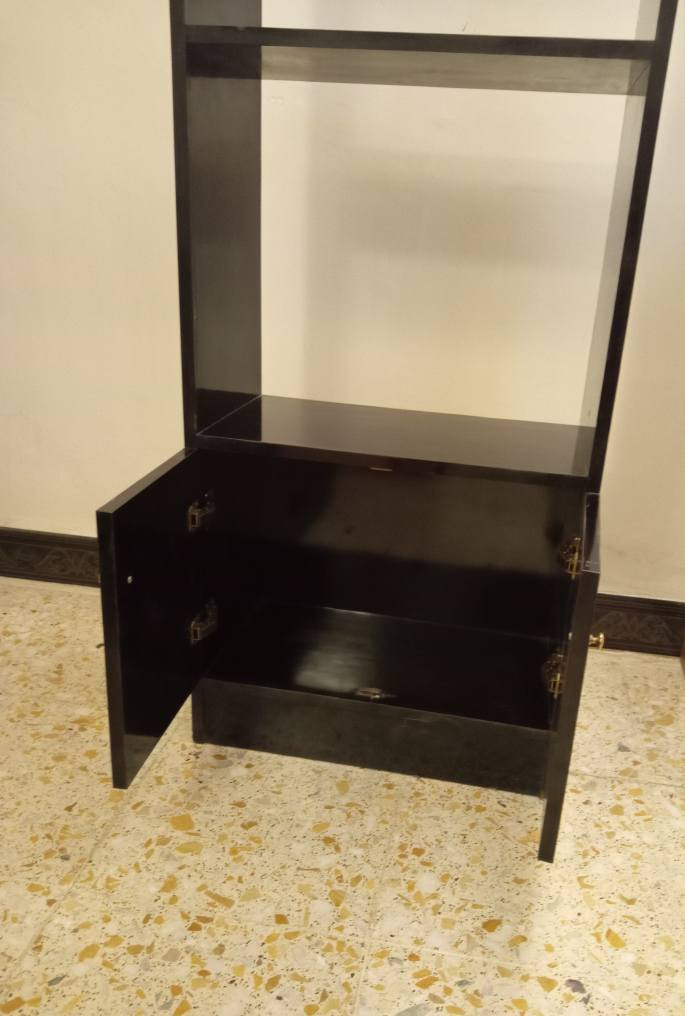 مستعجلة على البيع
بوفية عمودية ارتفاع 150سم
 خشب ..نظيفة جدا جدا ..بيهة خانتنين مع مخزن سفلي...السعر 80 ألف..


**إذا كنت صاحب هذا الإعلان وتريد حذفه لأي سبب، رجاءا أرسل رسالة إلى الدعم الفني**