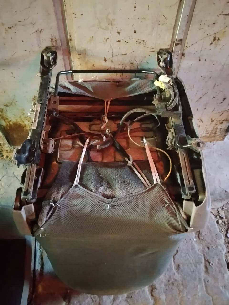 سلام عليكم اخواني الاعزاء بدون كسران فدوه لان رحت للسوك وشفت الاسعار مستعمل وجديد
كراسي كورلا من 9 لل 13 يرهمن
حاله جيده قواعد مابيهه اي كسر فطر واحد بالحديد مرجوع فقط سفنجه ناصيه شويه كرسي جديد عليه دوشمه تلبيسه يرجع ويتقدم القاعده والظهر ثنينهن شغالات اي عطل اي خدش مرجوعات سعرهن 125 قفل ثنينهن قفل اما للدرايم شفت اني بدلت كير ومارهمن لان سنهن عريض هو جاي من امريكا هيج شغلات نضاف موضح كدامكم سعرهن 75 قفل مكاني خانقين اركوازي ***********
