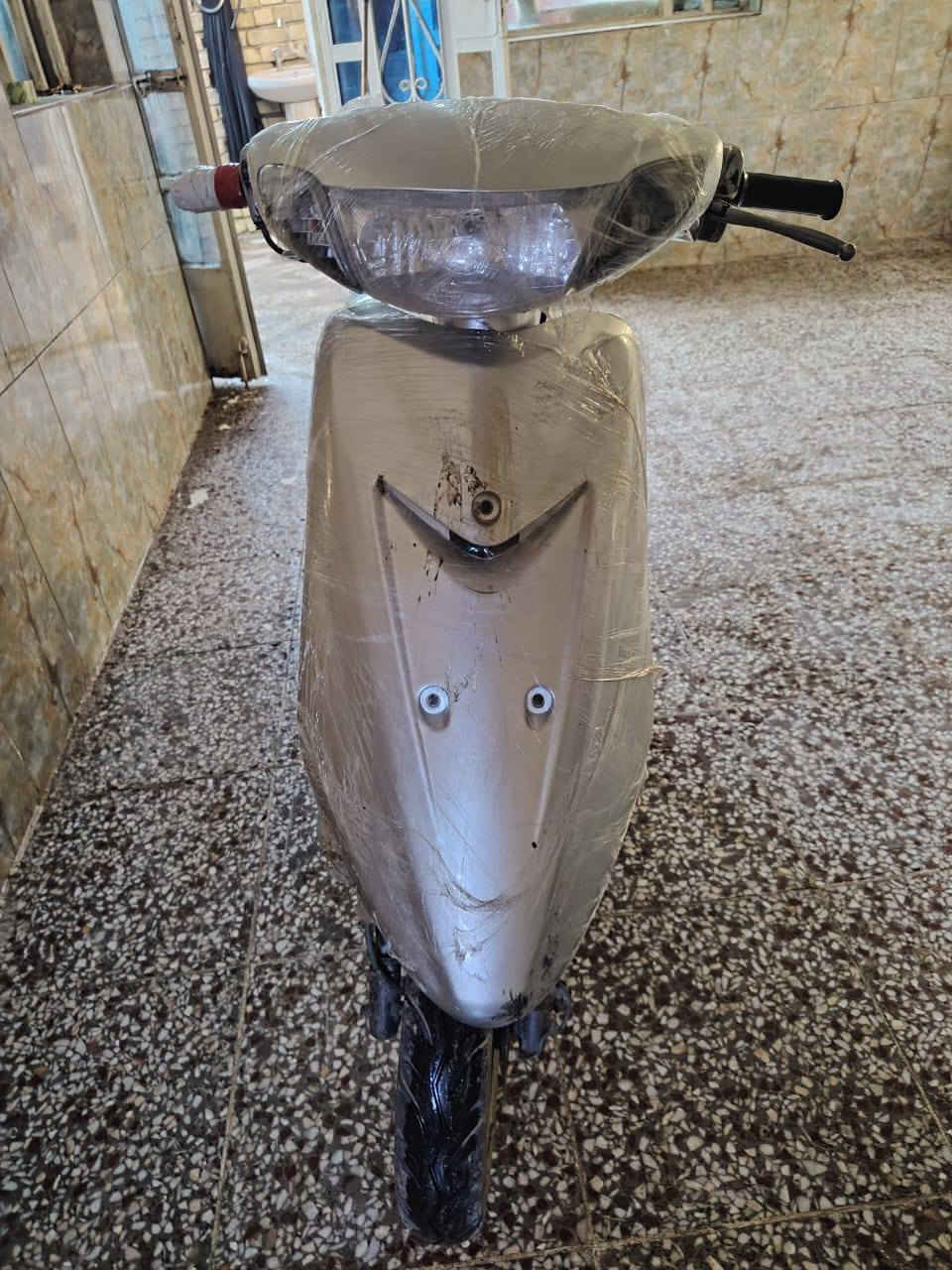 السلام عليكم عصفوريه سبايزر البيع دراجه نكره هندر كلشي شغال بيهه نقص باتري وحاضنه صندوك بيهه تخم كفر جديد شوته جديد صلنصه رياضيي سعر 250وبيهه مجال عنوان بغداد شعب ***********
