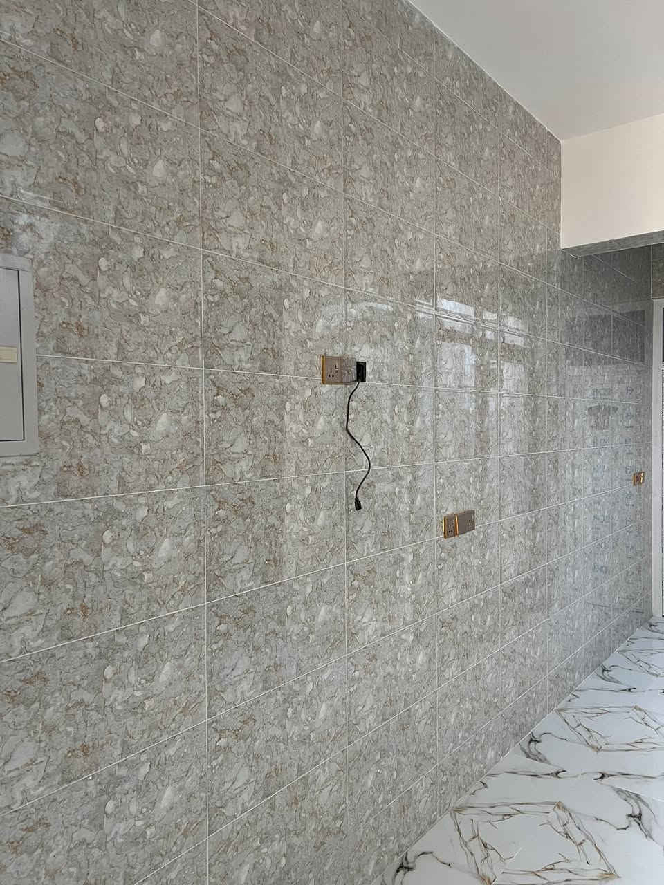 دار للبيع مساحة 93 متر طابقين بناء حديث بعدة ممسكون زيرو 3 غرف نوم  الموقع بداية منطقة شفتة طابو زراعي 25 للاستفسار ***********
