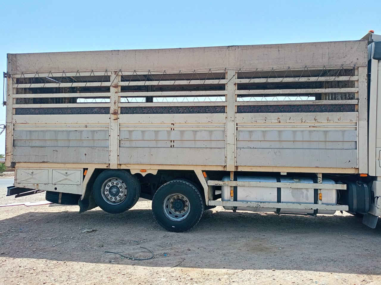 بدي للبيع طول 740/رتفاع 250/عرض 260//بريص 450/سعر 28وبي مجال حك الجيه اي استفسار ع رقم ***********//***********
