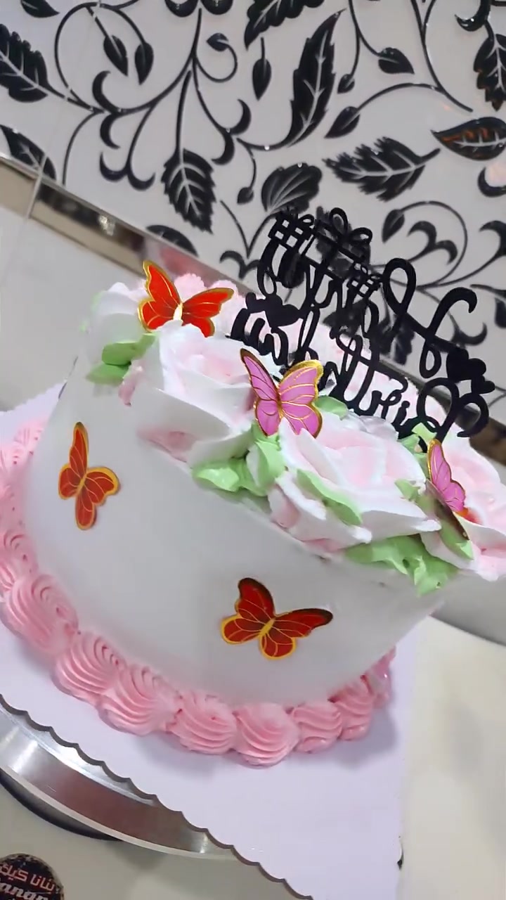 قالب كيك حسب الطلب🎂🎂🎂
للطلب والاستفسار..مراسلة الصفحة..او على الواتساب

***********
