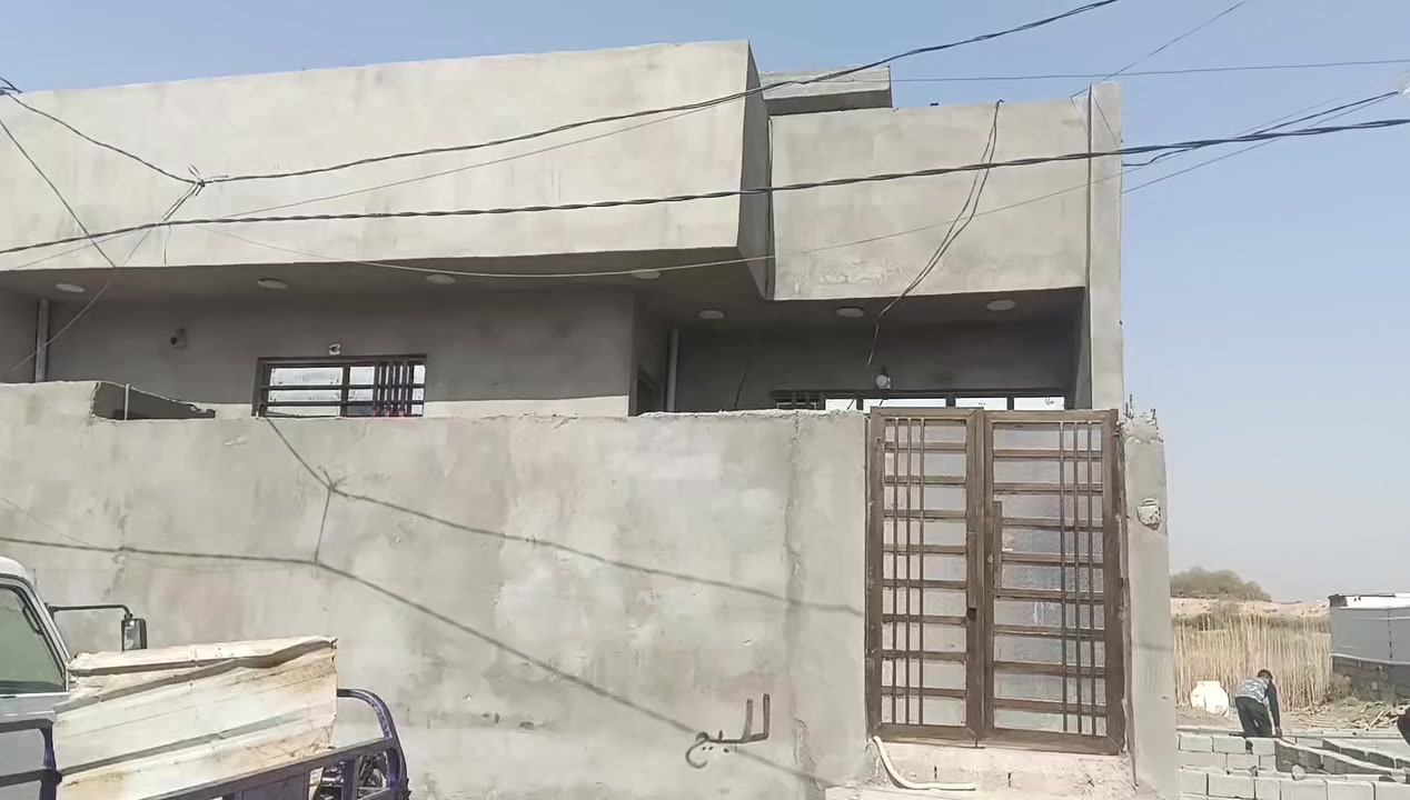 دار للبيع في طليطلة – حي المهندسين
فرصة مميزة لامتلاك دار بموقع هادئ ومناسب للسكن في طليطلة / حي المهندسين.
🔹 المساحة: 117 متر
🔹 الواجهة: 9 متر
🔹 النزال: 13 متر
يحتوي الدار على:
▪️ استقبال 
▪️ صالة
▪️ مطبخ
▪️ غرفتين نوم
▪️ صحيات داخلية وخارجية
الدار شبه جاهز للسكن، ينقصه فقط الجص والبورك.
💰 السعر: 55 مليون دينار
(يوجد مجال بسيط للتفاوض)
📞 للاستفسار:
***********
***********
أو عبر مراسلة الصفحة.
