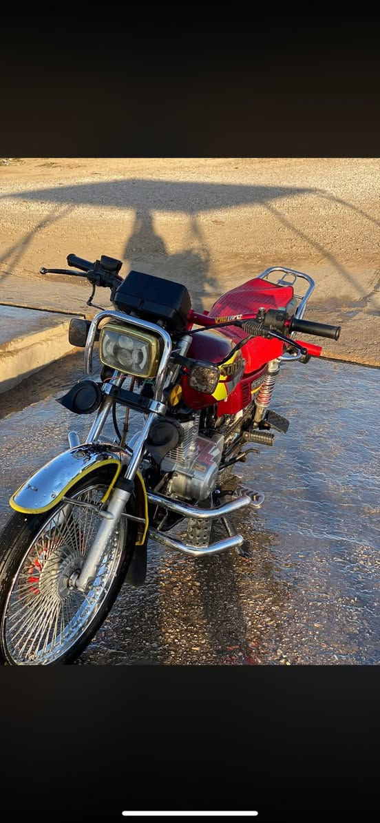 السلام عليكم للبيع ايراني نامه اربعه كير موديل ٢٤ علا وضعيت شركه مكفور كير ومحرك شرط +سكان رياضي سعر خاص وباقي تفاصيل اتصل عرقم *********** +مكاني حديثه
