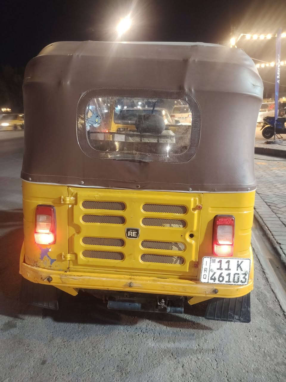 سلام عليكم تكتك موديل 2018 شهر 11رقم وسنويه تحويل مكينه مكفوله السعر 5300 بيها مجال قليل عنوان مدينه صدر قطاع 18 يريدها اتصل ***********
