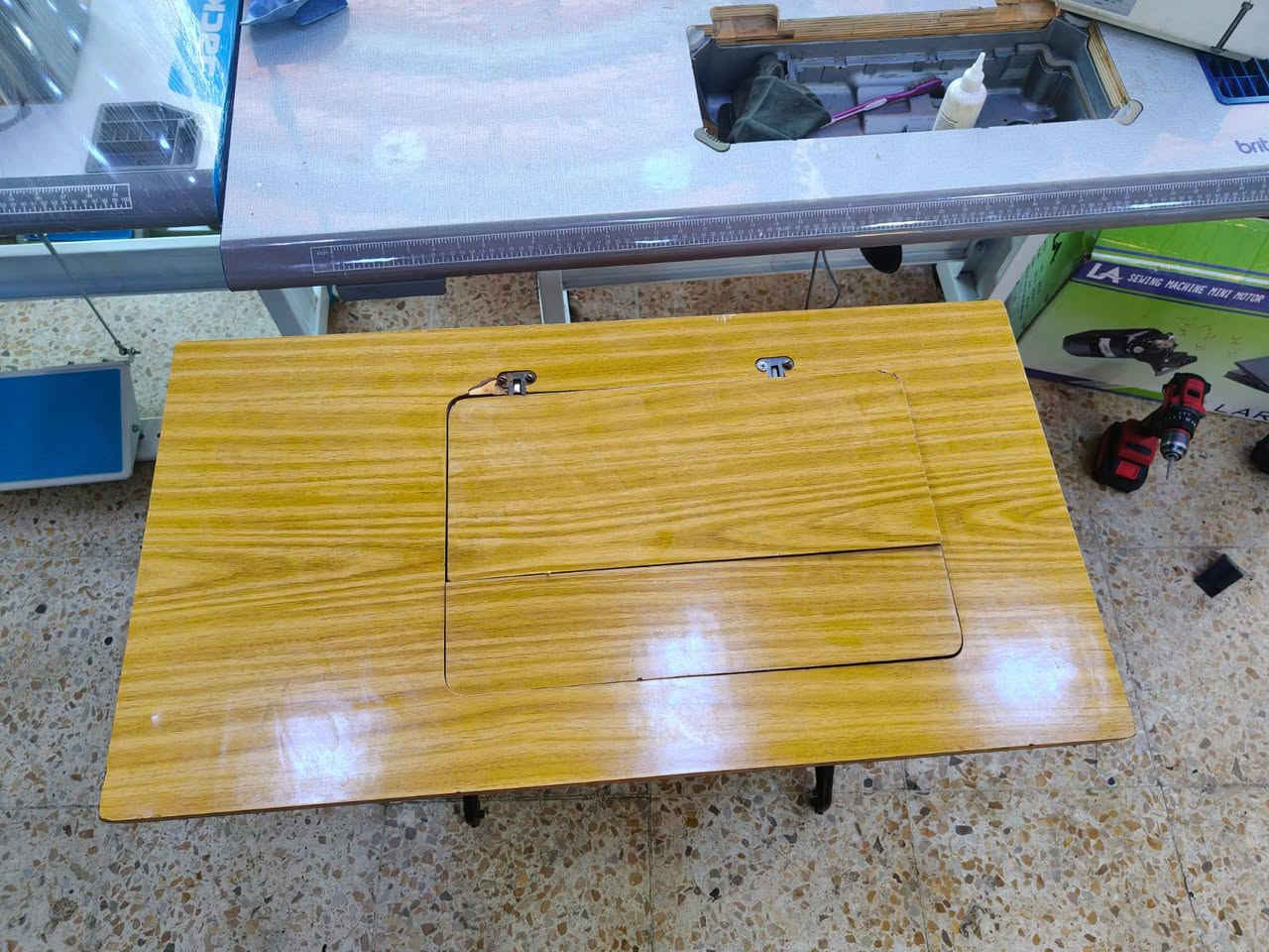 ماكينة فراشة اصلية السعر 200 الف 🔧 بيع وشراء + تصليح مكائن الخياطة -🔧 الموصل 🔧
متوفر عندنا:
✅ مكائن خياطة صناعي ومنزلي - جميع الماركات
✅ تصليح جميع الأعطال + قطع غيار أصلية
✅ ضمان من 15 إلى 20 يوم على التصليح  
✅ تصليح موقعي 🚐 نجيك لحد ورشتك أو بيتك داخل الموصل

📍 نغطي جميع مناطق الموصل
📞 واتساب/اتصال:[***********]

