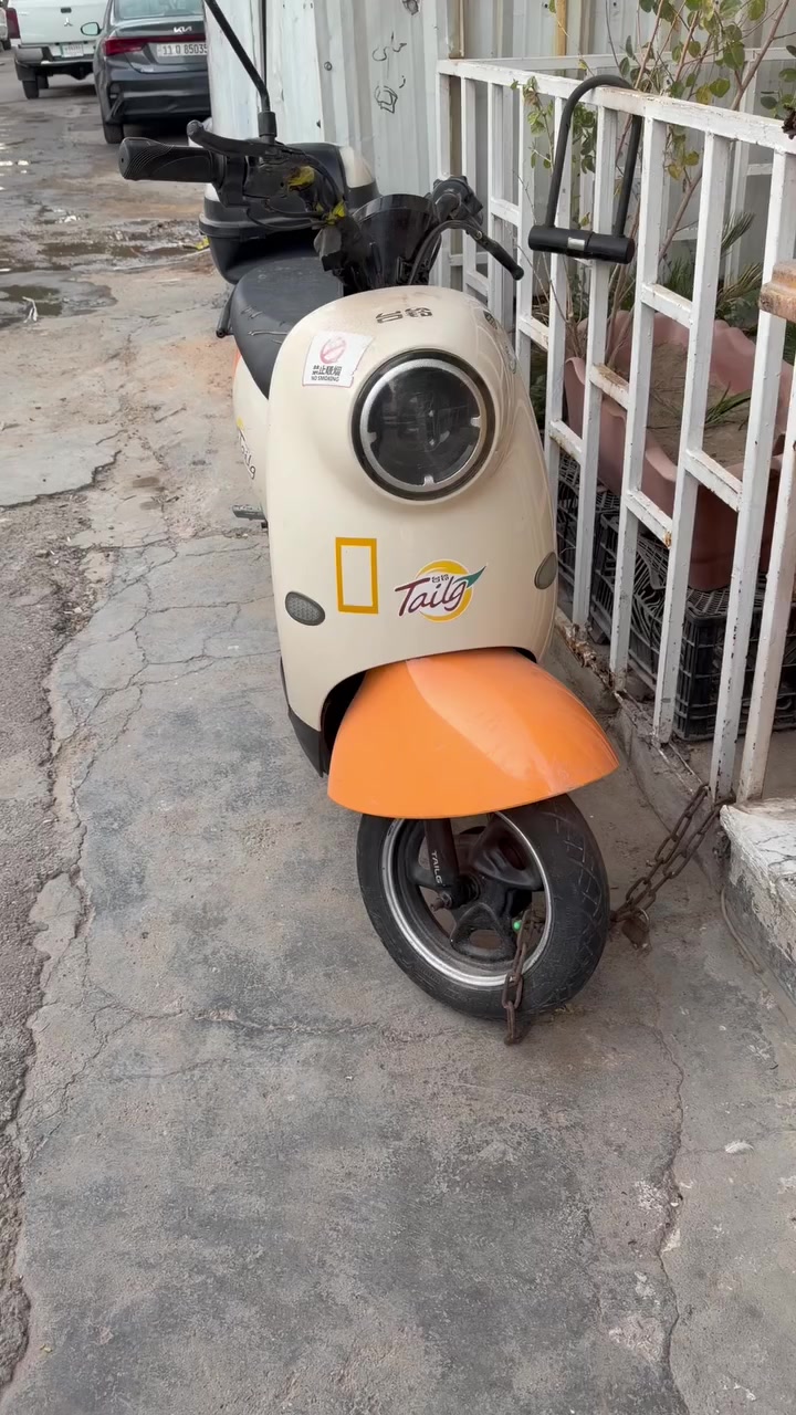 سلام عليكم دراجه شحن للبيع اربع بطاريات امانه الله دراجه جديد ستيراد خاص ***********
