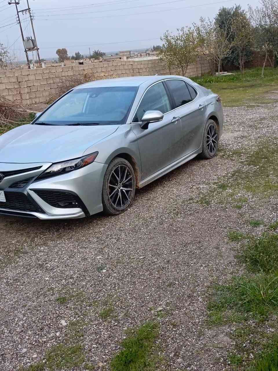 السلام عليكم 

للبيع 
كامري موديل 2023 مواصفات SE منفيس حره ترقم في جميع المحافظات ما عدا الاقليم 
ماشيه 30 الف ميل 
ضرر قطعتين بونيد وچاملق 
بدون دواخل 
صوره الشاصي مرفق بالمنشور 
عنوان السياره ناحيه الزاب قريه اصبيح تحتاني 
السعر 185 وبيها مجال 
للاستفسار الاتصال على الرقم التالي 
***********
