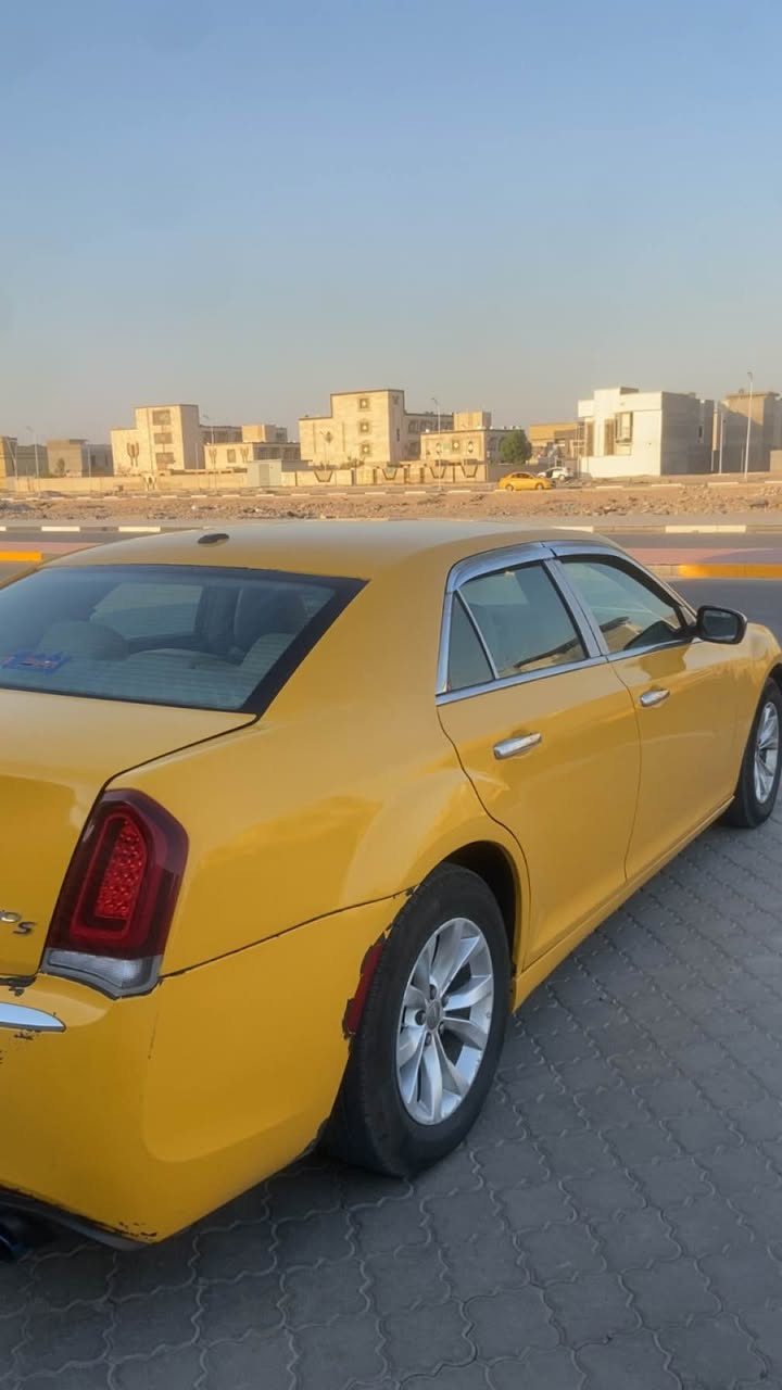 السلام عليكم  اوباما 300sموديل 2012فووول ماعدا الفتحه  أصل أصل  رقم بغداد.  مميز انگليزي جديد سنويه 2030 مصفره هيئة وغرامات  بيها خط وبحث توا مجدد محرك 3600 6 سلندر. گير مكينه حدادة تخم  تاير  تبريد كهربائيات   تحكم ستيرن. كشنات جلد تدفئة وتبريد بصمه تشغيل عن بعد   كامره خلفيه شاشه كبيرة  السعر 145 وبيها مجال  المكان الناصريه مركز للاتصال على الرقم *********** ناصرية, ذي قار
