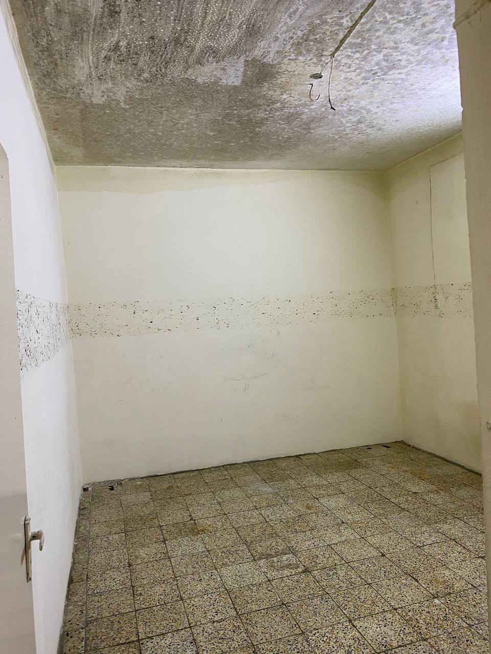 شقة للإيجار في حي كراج الشمال مجاور عمار ابو مصطفى الوكيل ، غرفتين وهول 100م ،
***********
***********
