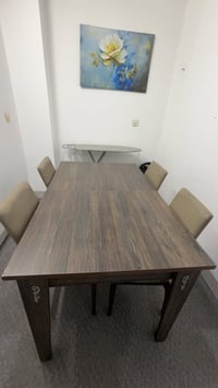 طاولة سفرة خشب • غسالة ملابس • بوتاجاز كهربا وغاز