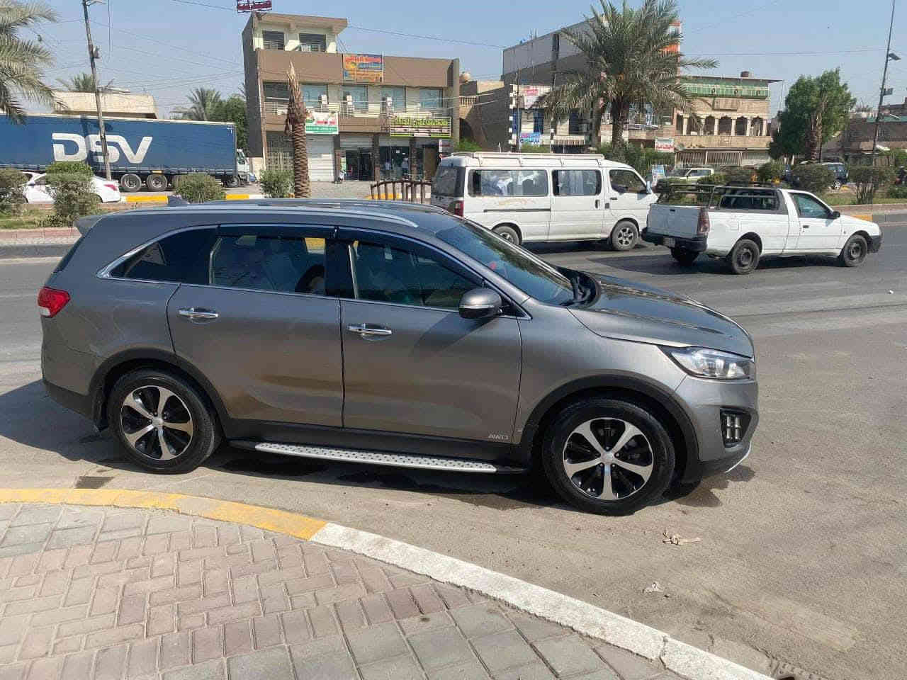 سيارة سورنتو 

موديل 2016 

لون رصاصي 

سيارة وارد امريكي حادثها مرفق بلمنشور 

مكينة 2400 تيربو.   Gdi

مواصفات 

تدفئة كشنات 

كشنات جلد 

جنطة كهرباء 

تحكمات ستيرن جهتين 

مري شفط 

كشنات كهرباء 

حساسات خلفية 

كامرة دوارة 

شاشة صغيرة

تبريد ثلاث  قطع 

سيارة رقم بغداد مشروع وطني 

سيارة كربلاء المقدسة قرب سيطرة الابراهيميه 

الاستفسار /***********

السعر 170
