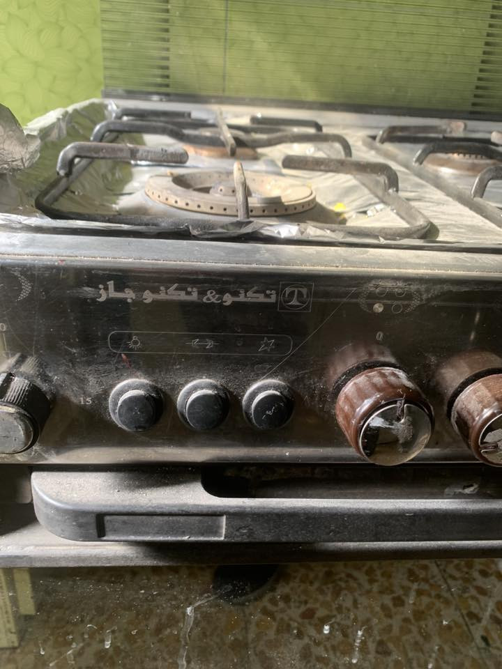 طباخ ٤ عيون ممستخدم اقل من شهر جديد بعدة بالة مصري مأخذي ١٨٠ للبيع ١٣٠ مكان بلديات شراي تصل على 
 طباخ ممشتغل هواي بعدة جديد مضموم يرادلة بس مسح ونار خضرة ***********
