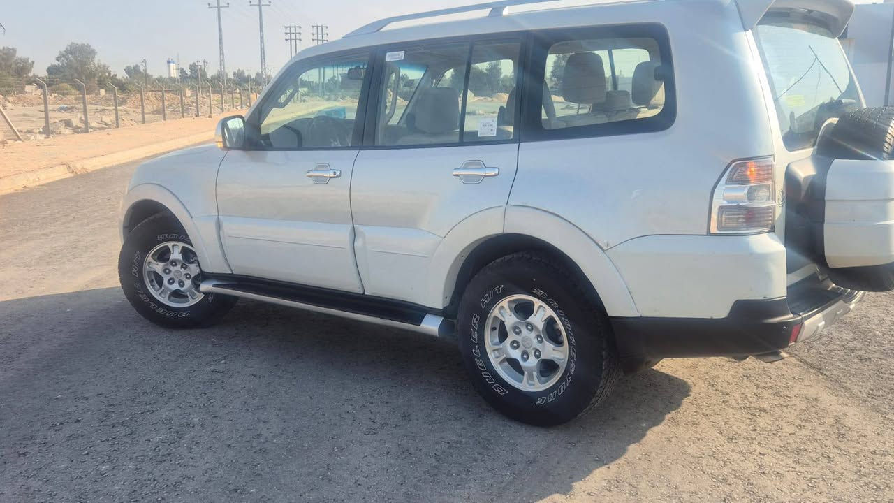 سلام عليكم باجيرو 2008محدث
كفاله عامه ماعده شبر صبر بجاملغ الامامي جهت السايق والباقي كفاله عامه تخم تاير حداديه اماميه خلفيه جديده كهربائيات كله شغاله 7راكب محرك 3000 المرغوب   سنويه ورقم جديد بسمي تدفئه تبريد باقي المواصفات معروفه ***********مكاني الحيدريه
