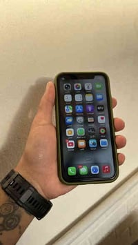 ايفون 11 عادي ذاكرة 128 بطارية 75‎%‎  جهاز كله بلادي فقط بي نقطة سودة ...