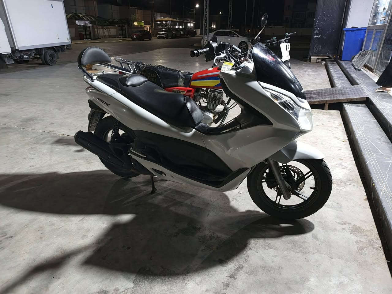 Pcx خير من الله مكفولة كفالة عاملة
السعر مليون و600 وبيها مجال ***********
