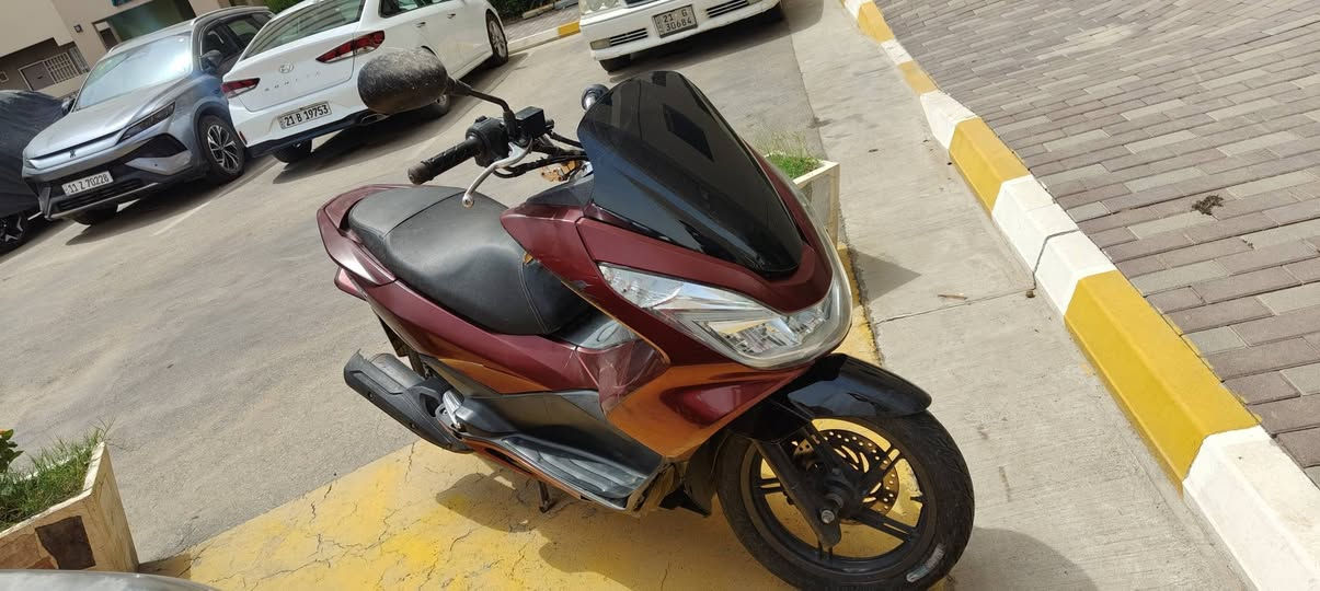 السلام عليكم 
PCX 2017 
محرك 150 
ماشيه 17 الف
السعر 12 ورقه بيها مجال قليل 
مكاني بسماية
ملاحظات: المراية اليمنه مكسوره و الكفرات الخارجية مشخطه شويه
غير ذلك دراجة نظيفه و مابيها شي


**إذا كنت صاحب هذا الإعلان وتريد حذفه لأي سبب، رجاءا أرسل رسالة إلى الدعم الفني**
