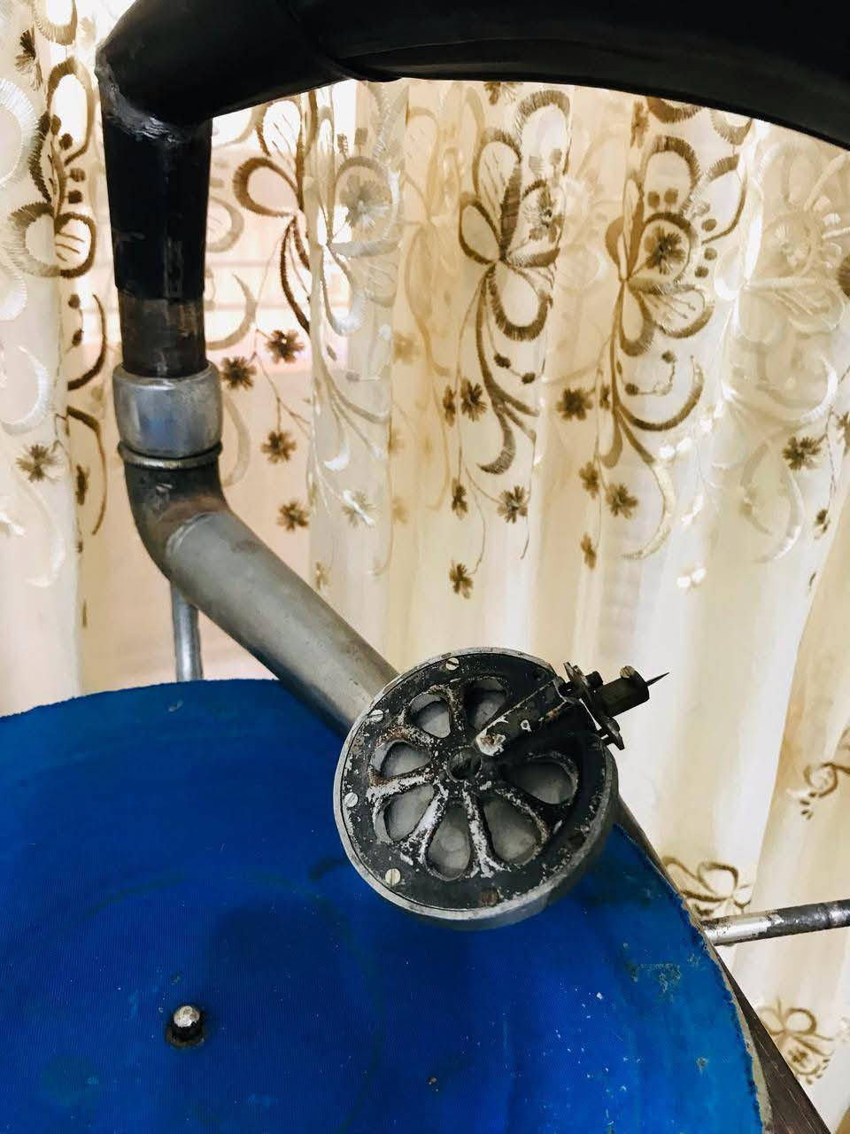 جرامافون انجليزي اصلي مختوم قديم بيحكي تاريخ شغال  ماركه ماستر فويس إنتاج 1940 وشغال  ٢ زمبلك شغاله تمام خشب عتيق سليم تماما دون أي كسور المقاس الاوريجنال الجرامافون دون أي تعديل ومعاه اسطوانه حجر اجنبي  و5أبره اصليه تحف وانتيكات ومقتنيات قديمه مناسبه للديكورات الفلل والقصور والكافيهات والمطاعم العريقه 
للإستفسار 

01200447428

01011385187

 #أنتيكات

#تحف_قديمة #VintageDecor #ClassicStyle

#زمن_جميل

#جرامافون

#Gramophone

#VintageVibes

#زمن_الفن_الجميل


**إذا كنت صاحب هذا الإعلان وتريد حذفه لأي سبب، رجاءا أرسل رسالة إلى الدعم الفني**