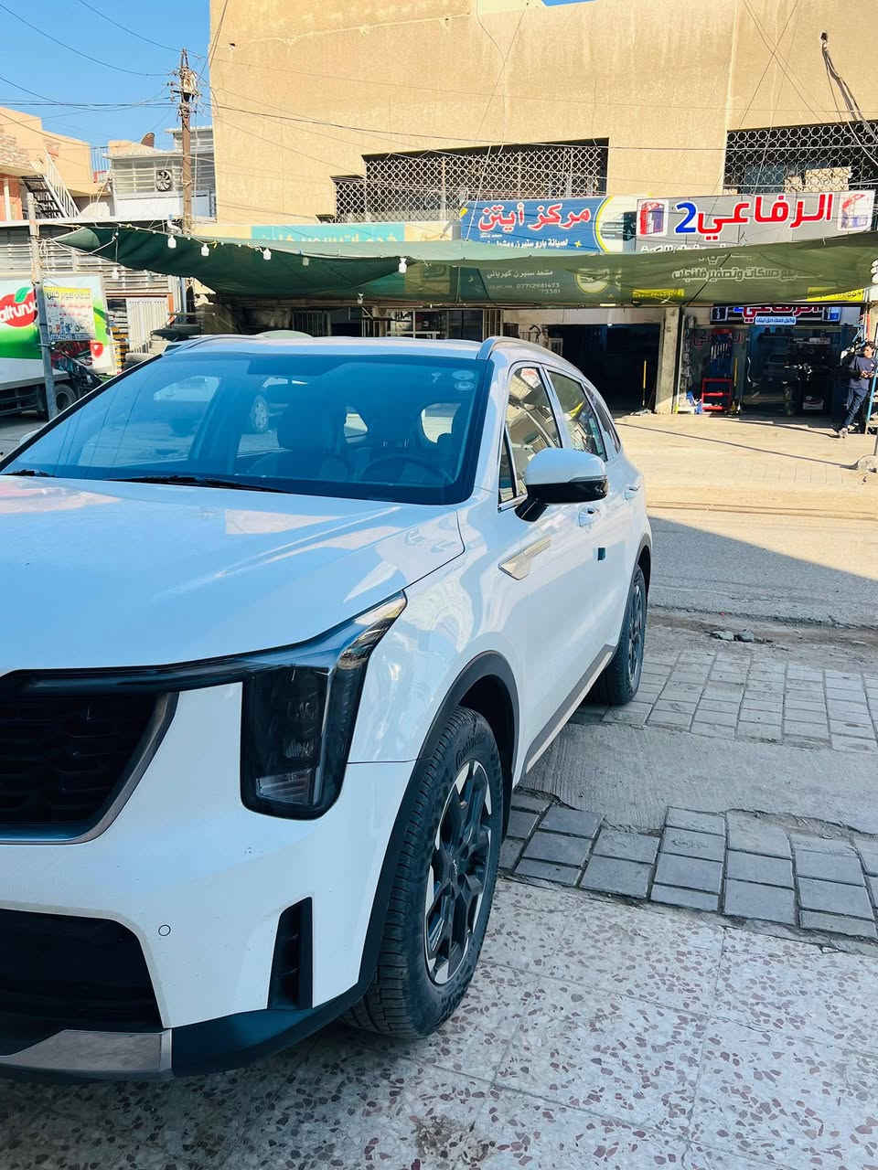 السلام عليكم 
للبيع كيا سورنتو 2024 خليجي رقم اربيل الدولي الجديد باسمي هزه جديده . 
السياره مكفوله كفاله عامه بدون صبغ بدون بارد . حته بدون شخط . 
ماشيه 23 الف 
محرك اربعه سلندر 2,500 كير 8 نمر. 
السياره جديده بعدها بحاله الزيرو . 
السياره فول مواصفات عدا الفتحه . 
بصمه دخول + تشغيل . شاشه كبيره متصل 
. تبريد قطعتين .
 صندوق كهرباء . 
اربعه انضمه قياده 
. ويل كب 18 . 
شاشه دتجتل . اريل نفكيشن . شاشه نفكيتر 
كير مواس . نقطه عمياء . 

مكان السياره بغداد السعر 280 ورقه . 
للستفسار
***********
