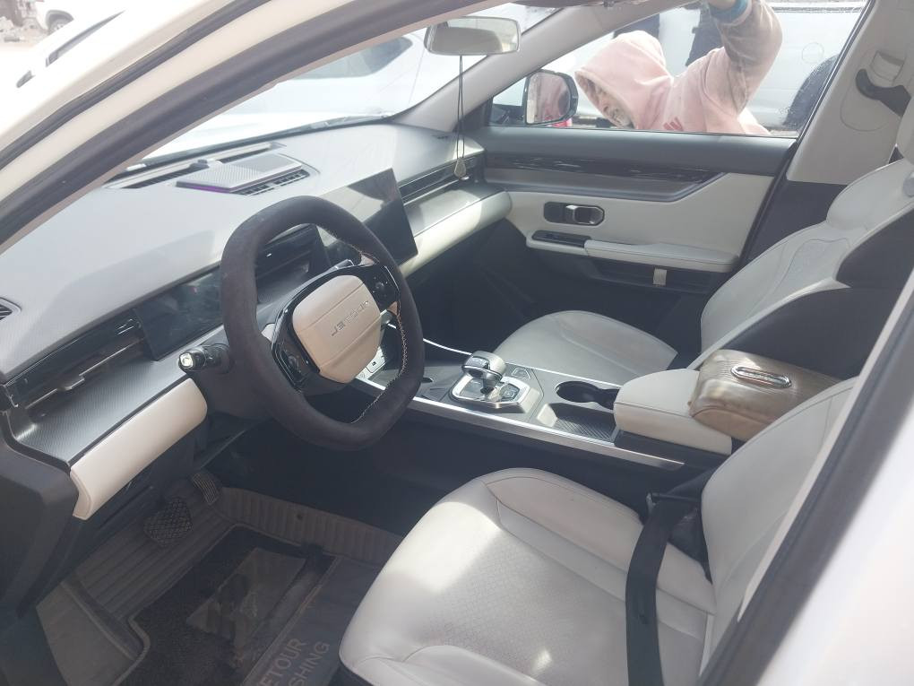 السلام عليكم للبيع فقط جيتور داشنك لاكجري  موديل ٢٠٢٤ محرك ١٥٠٠ تيربو ماشية ٦١الف كيلو مواصفات الاكجري معرفة بانوراما بصمة كامرات من جميع الاتجاهات ويل كب ١٩ انارة محيطية اوامر صوتية كشنات جلد تدفئة وتبريد   السيارة على ايدي ماخذهة زيرو  ادامة بالشركة السيارة داخل الضمان مغلفة PPF واجام عازل حراري ارضيات حوضية  السعر  ١٦٠ ورقة ولحد يكلي الزيرو ب ٢٤ مليون هاذي بدون مواصفات  مكان السيارة بسماية الاتصال *********** بغداد, العراق
