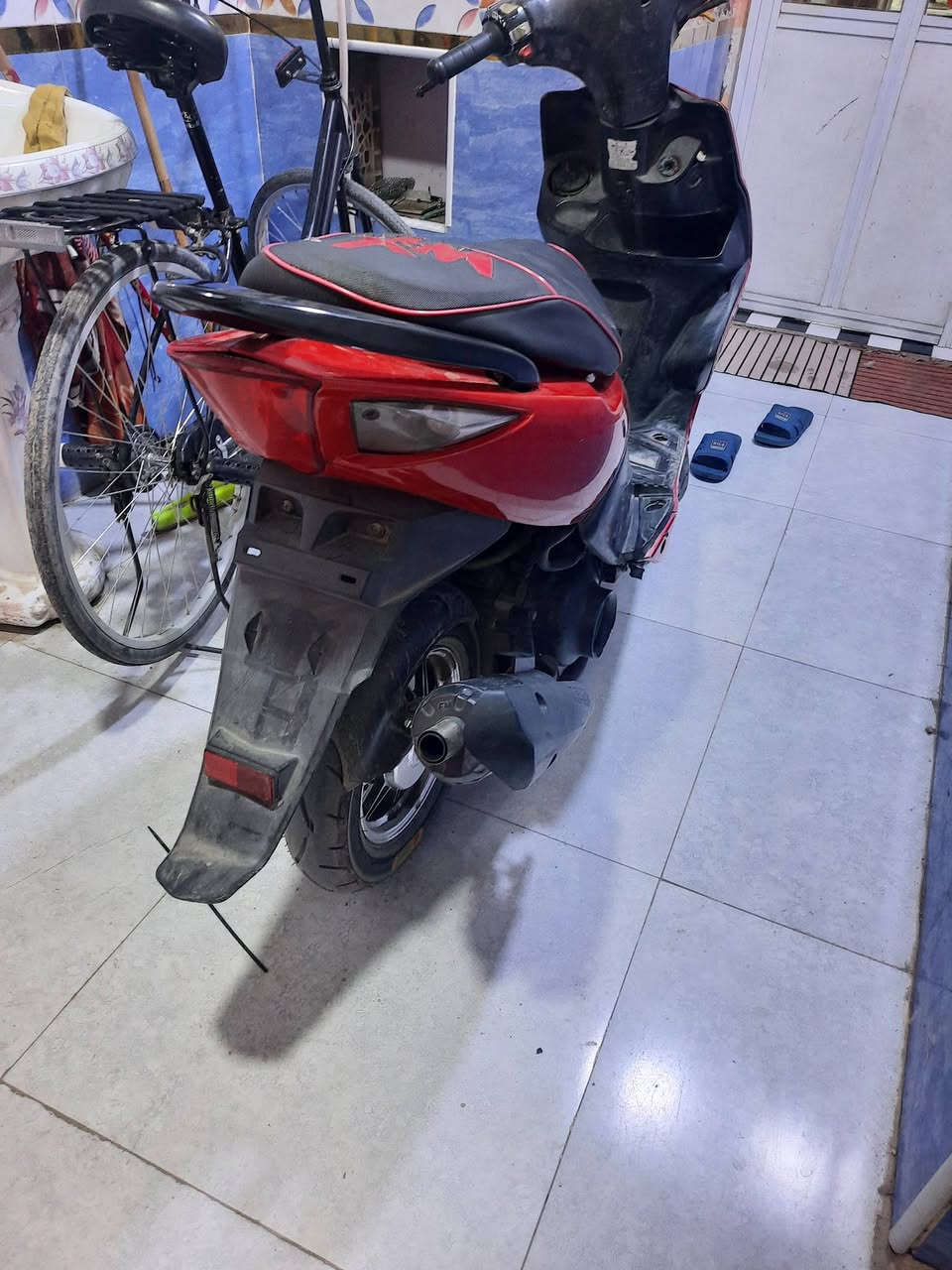 ماكس مضلع للبيع او مراوس ب عدله مفتوحه بس ولفات بوشه ز بستم بلاد بلاد بلاد دراجه شلعه و معدل خير من الله كامله من طول ل طول لا تنقص ولا تبخر عليه تزويد خفيف
تغليفه كشن
وياله نجمه 
صالنصه Fm 
كلج امامي ماعرف نوعه لونه وردي 
بريك امامي و خلفي شغال
*********** واتس فقط
