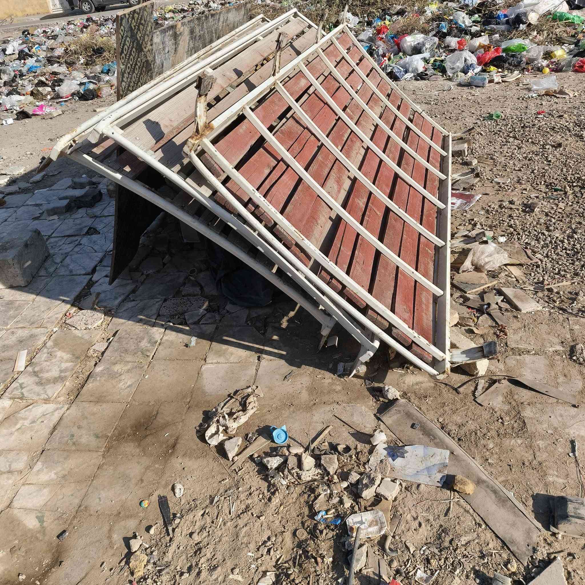 السلام عليكم شباب تفصيخ اي شي تحتاجون موجودبسعارمناسبه مكان الحسينيه الراشديه سيبايات فتون نضيف السعر٨٠خشب كامل الستفسار ***********
