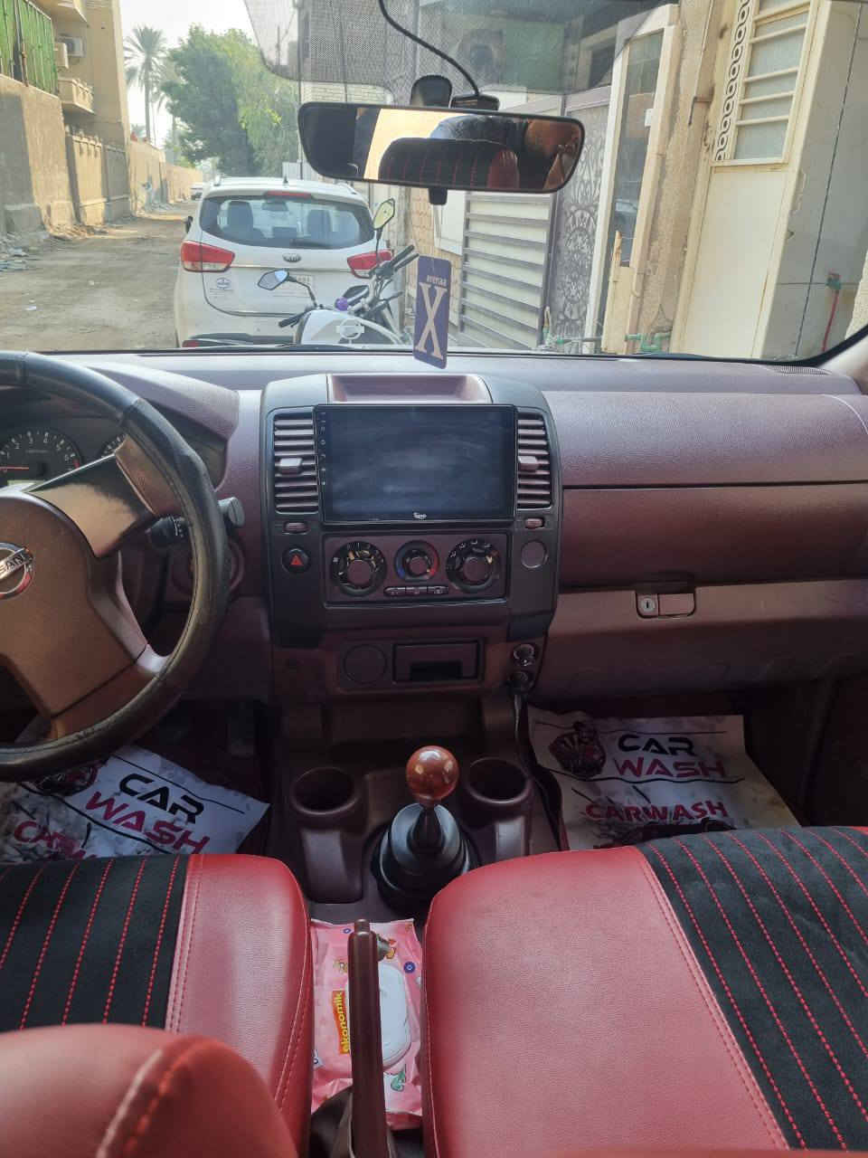 السلام عليكم نيسان نيفارا موديل 2013 كير عادي مكينه خير من الله تخم تاير جديد حداديه جديد سياره جاهزه للاخير دوشمه عامه رقم اربيل انكليزي تحويل مباشر سنويه لل28 السيارة مكفوله من الصبغ والضربه سياره كامله السعر 120 وبيها مجال 
مكاني ديالى بعقوبة 
رقم الهاتف ***********
