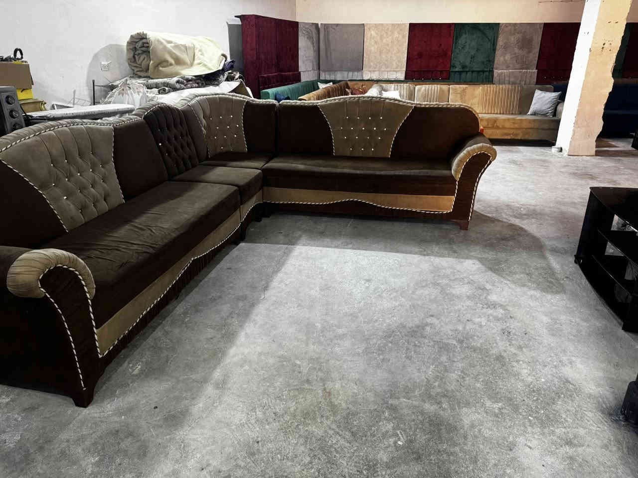 مجموعه اغراض منزليه للبيع مستخدم و جديد بأسعار جداً مناسبه للاستفسار اتصال *********** او مراسله بريد الصفحه
عنوانه بكرجو شارع عوال مقابيل حديقه كوستجم او مدرسه شنيار للبنات ((معرض حذيفه))
