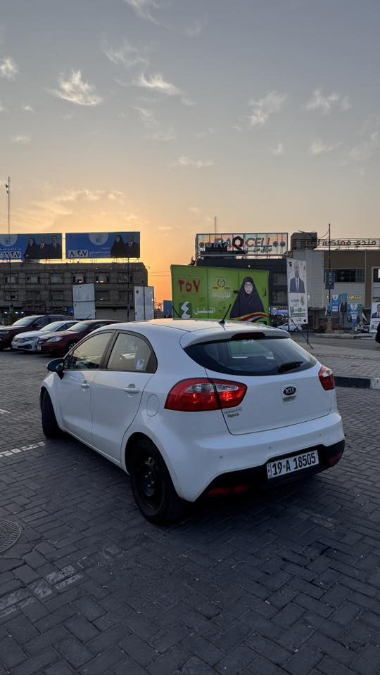 السلام عليكم.                                                                     ريو 2014 خليجي للبيع مكانها كربلاء                                                                       ممشاها 112 الف قابل للزيادة السيارة نظيفة و تخبل بيها 3 قطع فقط الباقي كير مكينة مكفولات سعرها 85 و بيها مجال بسيط للاستفسار ***********
