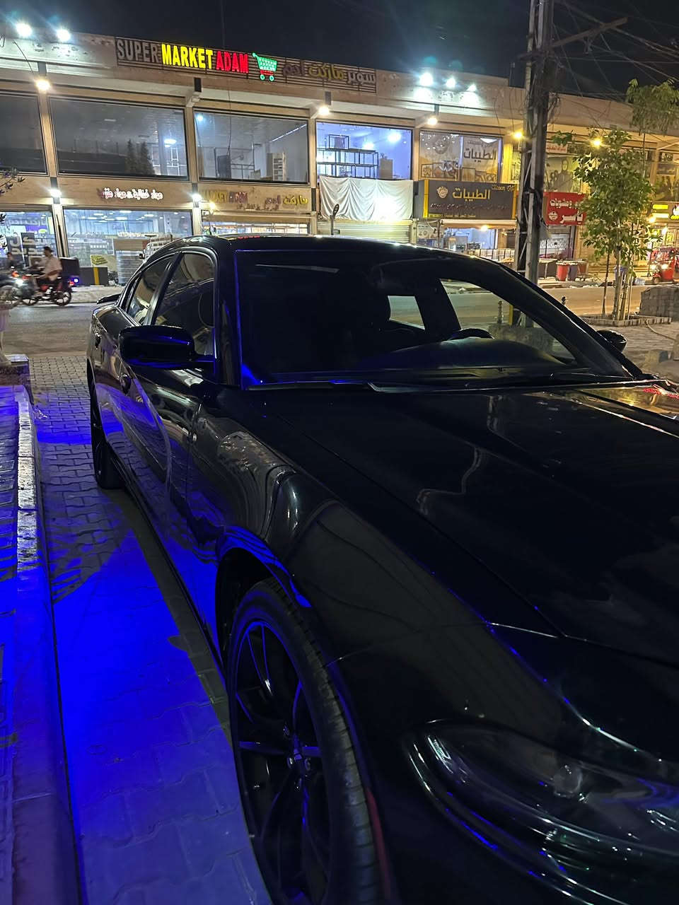 جارجر 2019كلين. وارد كندي
السياره مكفوله من كلشي من مكينه من كير  
السياره كلين اي حادث مابيه
الموصفات معروفة SXT
شفتات استيرن كاميرا دواره
كشن كهربائي
شغيل عن بعد توويل السيارة
عداد السرعه 260
ويل 20 قبل شهر مغيرهن تخم ويل وتخم تاير 2025
شاشه وسطيه
كشنات مخمل
رقم شمالي تحويل ثاني يوم
العنوان بغداد البلديات
رقم الهاتف ***********
السعر 215
