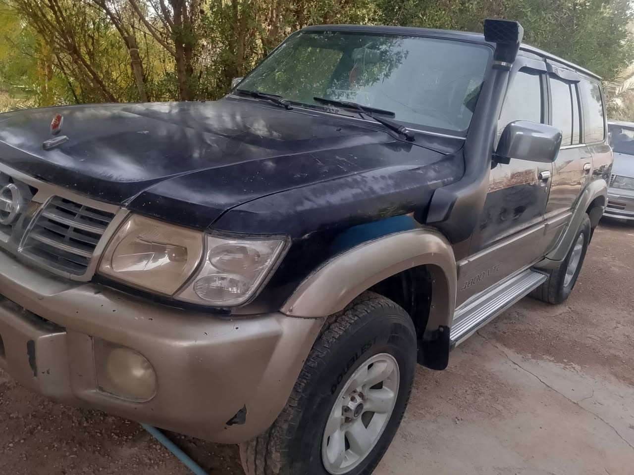 نيسان باترول للبيع سياره جديده بلاد مال جناي موديل1999رقم بصره سعره ٩٠ وبيه مجال اتصل ***********
