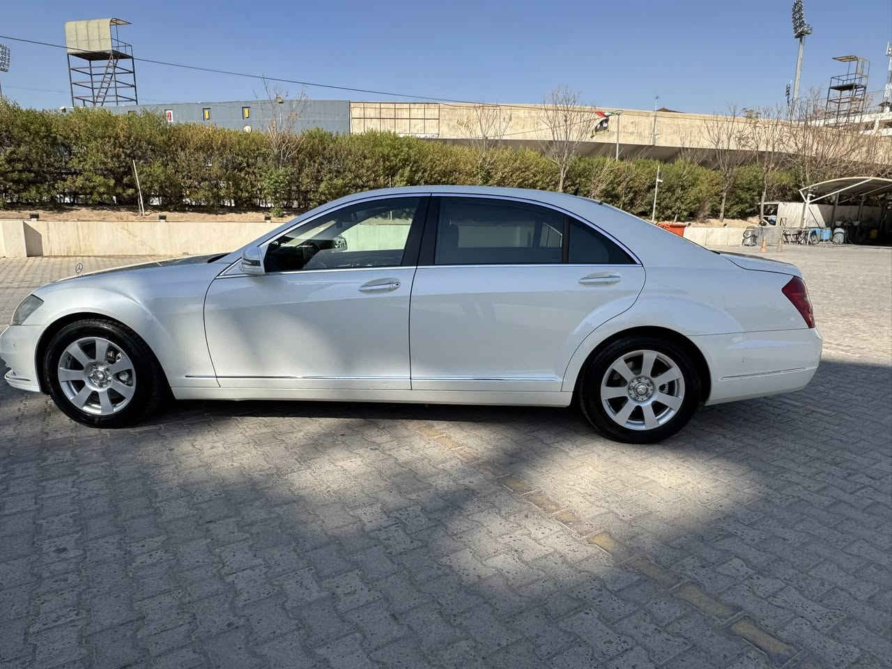 ماسيدس اس كلاس s350
سيارة ماشي ١٣٩٠٠٠ كليو متر ماشي

حيل حلو نظيفة جدا سيارة على وزع شريكة 

سيارة موديل ٢٠١٠ سنوية جديد حتا ٢٠٣٠ 

سيارة نظيفة ١٠٠٪؜ مكفولة دعامية لو دعامية دعاميات مابي سبوغ. فول مواسفات بسمة بانوراما كشنات خلفي و امامي خزن و تبريد و تدفية
كاربائي خمسة بردات ابواب شفت بانوراما بسمة ناظور ليلي باب لارج باب كبير اربعة ابواب بسمة سيارة كير محرك كاربايات
حدادية كل بشرت مابي نقص كل مواسفات تشتغل

***********
