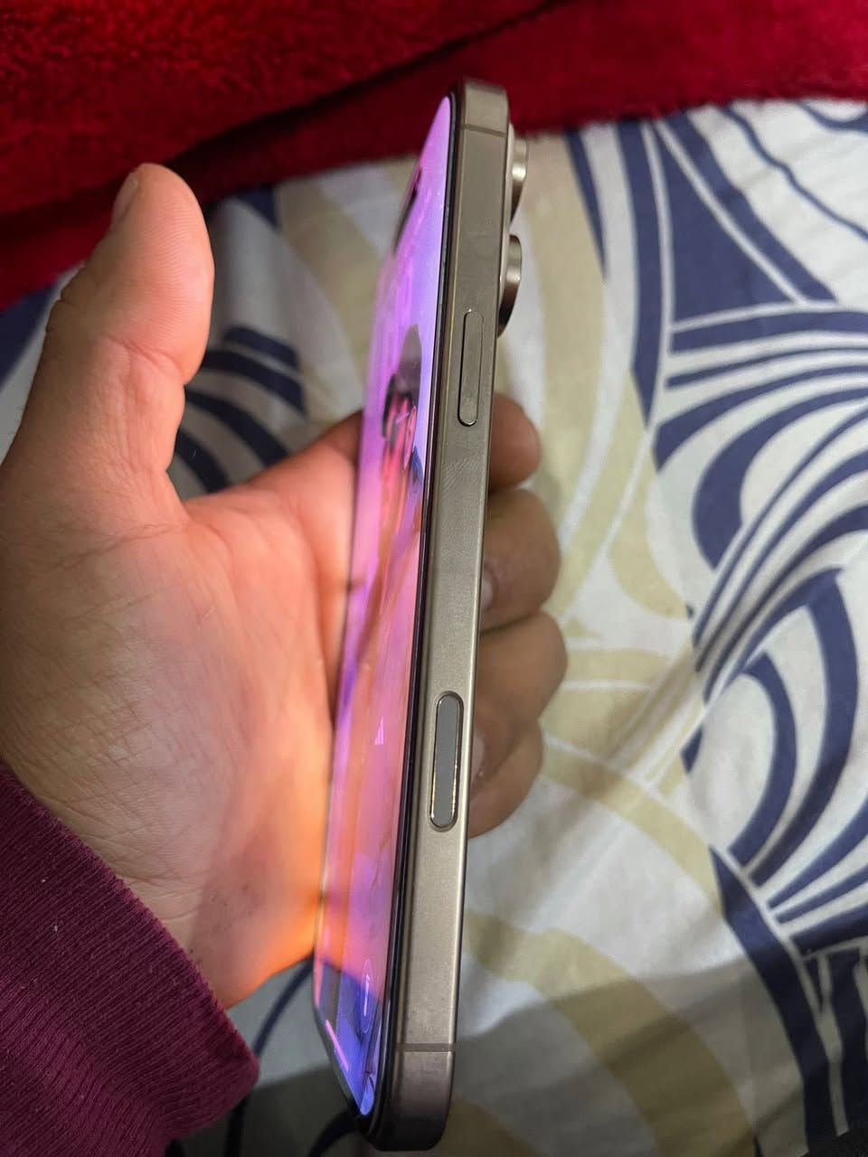 السلام عليكم ايفون 16 برو ماكس ذاكره ٢٥٦ بطاريه ٩٠ الضمان البارحه خلص مبدل شاشه اصليه سعره مليون و٢٠٠ مكاني مدينه الصدر 
***********
