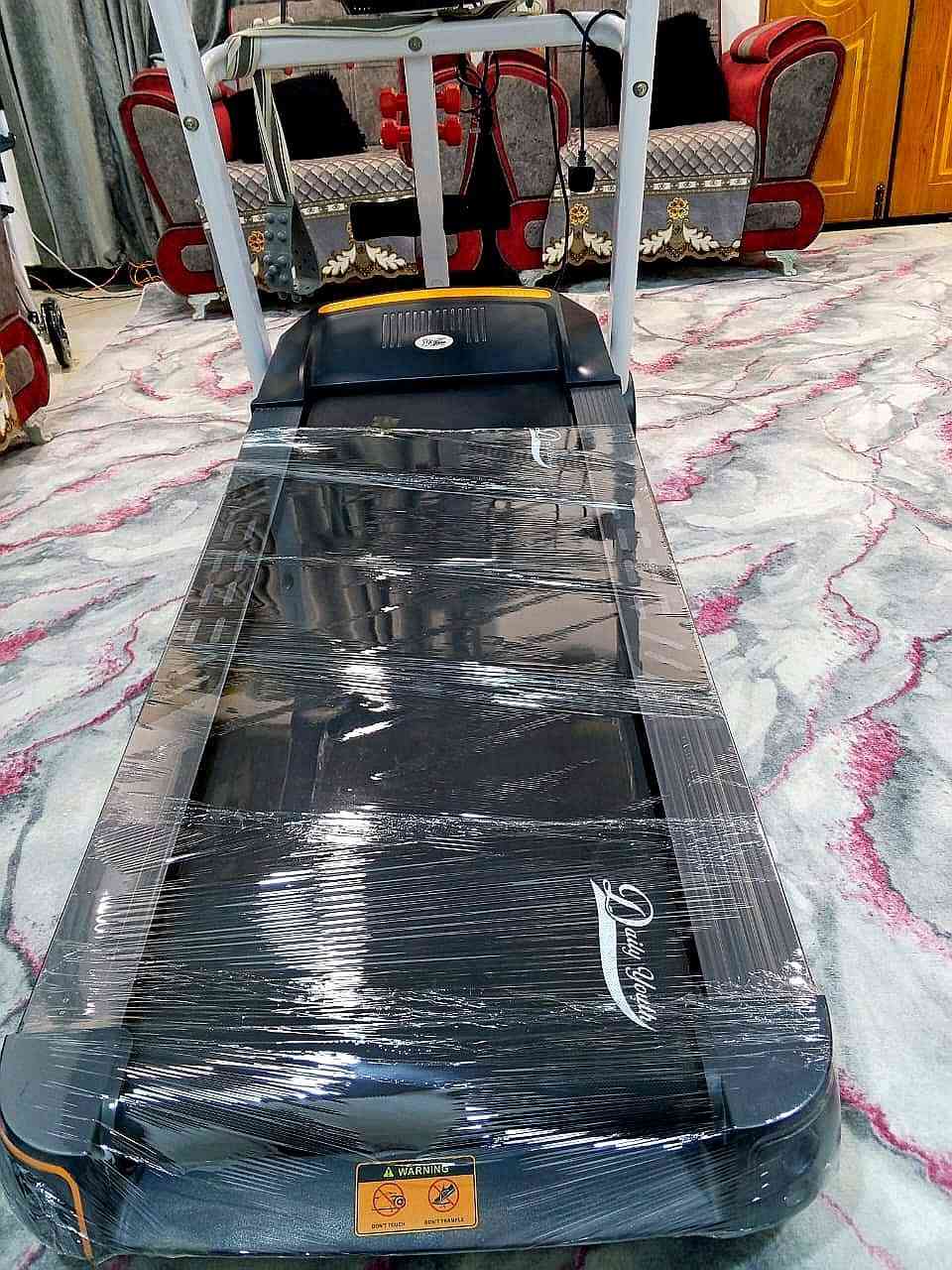 جهاز جري نضيف جدا واستخدام قليل
جهاز بي دقات قلب
 سعرات حرارية
 جبلي هزاز مكسر للشحوم البطن
   دمبلصات
 شناو بطن
متعدد السرعات
يتحمل أوزان ثقيلة
ماخذينه بمليون ونص 
اريده  900 الف وبي مجال 
جديد كلش سبب البيع مكان ماعندي


**إذا كنت صاحب هذا الإعلان وتريد حذفه لأي سبب، رجاءا أرسل رسالة إلى الدعم الفني**