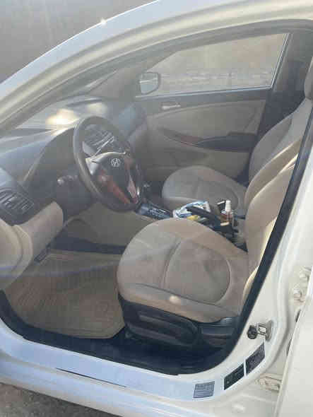 اكسنت خليجي 2016 محرك 1400  بيها طخه بباب السايق و مصلحة محرك كير بحالة جيده تخم تاير جديد ويل كب صدر جيد عميه بدون اي تحكم 
رقم بغداد باسمي هزه ساقطة 
السعر 85 المكان الدورة ابودشير 
للاستفسار ***********
