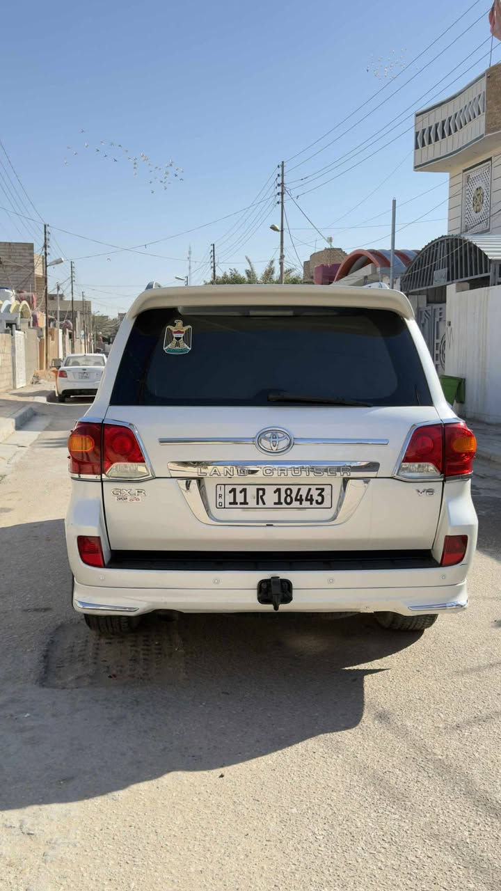 سلام عليكم لاندكروز GXRموديل 14.         السعر 4شدات وبيه مجال
السعر 400ورقه وبيه مجال 
رقم بغداد باسمي السياره شوفت عينك وسوناره
 موجود جوا 
السياره نضيفه بمعنى الكلمة 
6سلنددر السياره فول موصفات شاشه .حساسات خلفي. امامي تحكمات ستيرن. مري شفط .كامره 
لايت ابيض ثلجي السياره مذب ربع عليه كامله  .مكاني كربلاء حي العامل رقم الهاتف
 ***********
