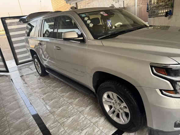 سلام عليكم  تاهو طويل مديل ٢٠١٩ وارد امريكي للبيع.     حادث بچم مواصفات معروفه LT سياره باسمي سنويه  مامنتهيه مكينه وكير وحداده جديده تبريد ثلاجه تخم تاير بالكارتون  ماشيه 198كيلو رقمي تواصل وتساب وتصال *********** والسعر 222 ورقه وبيها مجال قليل
