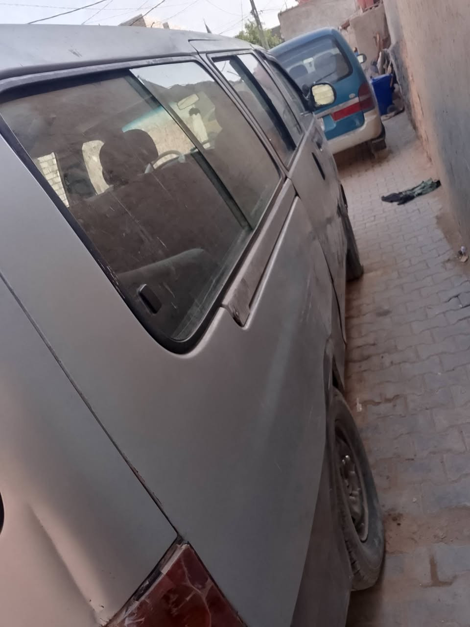 السلام عليكم سياره بيجو للبيع موديل 2002 رقم انكليزي باسمي  مكاني نجف السعر65/// ***********
