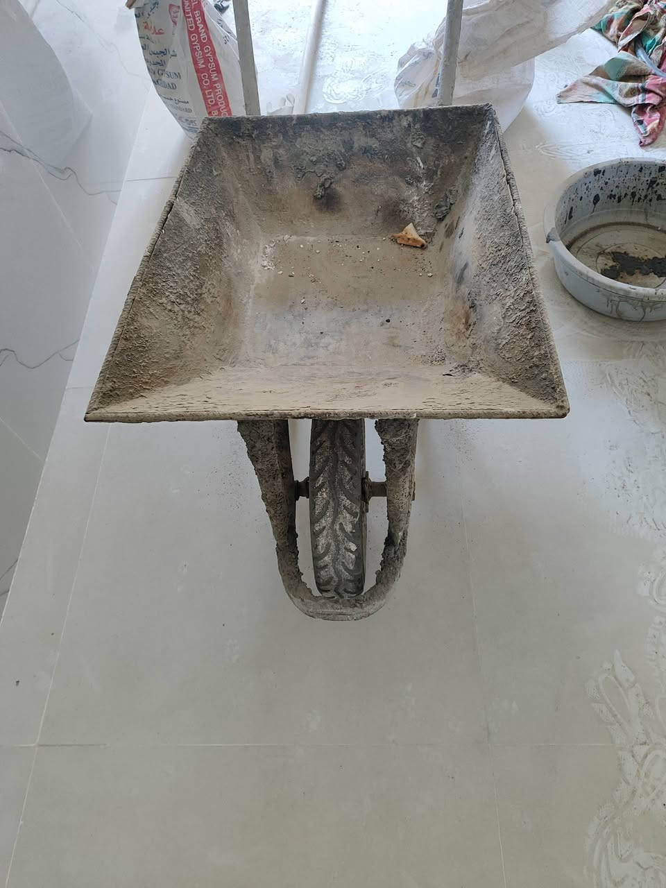 السلام عليكم
سكله للبيع أربع ابراج ثقيل متر ونص+رابات خشب+دريل تفليش+خمس براميل حديد وبلاستك +صندوق ماطور دفن+غربيل +صطلين زفت وطوس عمل +
 للأتصال على الرقم ***********
