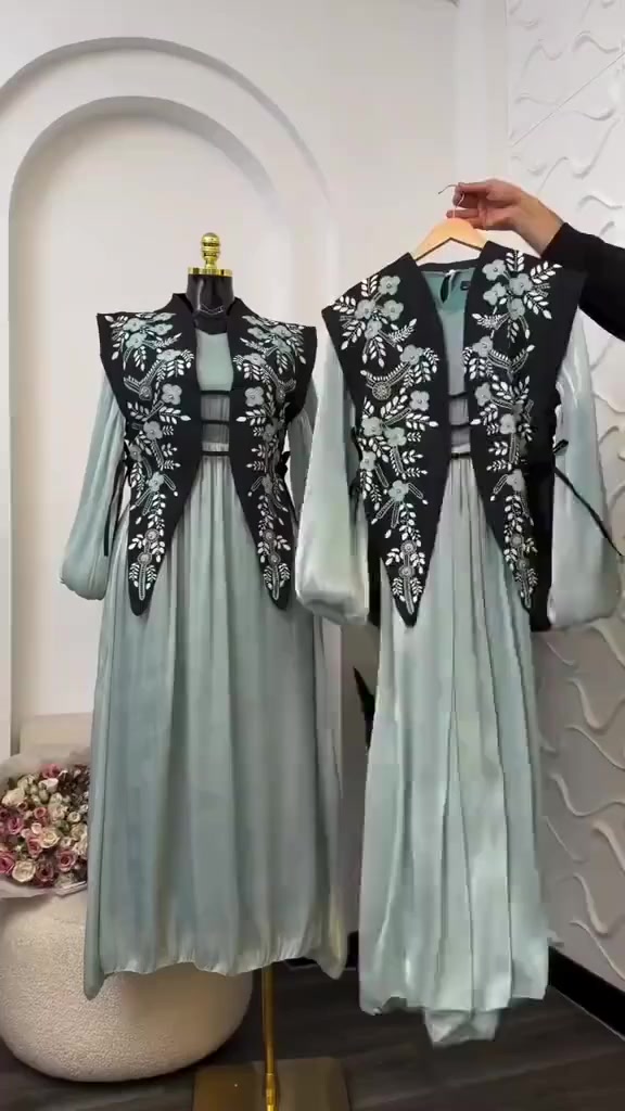 فستان مع توب 
خامة اوركنزا مبطن
38-40-42-44-46-48 التواصل والاستفسار خاص


**إذا كنت صاحب هذا الإعلان وتريد حذفه لأي سبب، رجاءا أرسل رسالة إلى الدعم الفني**