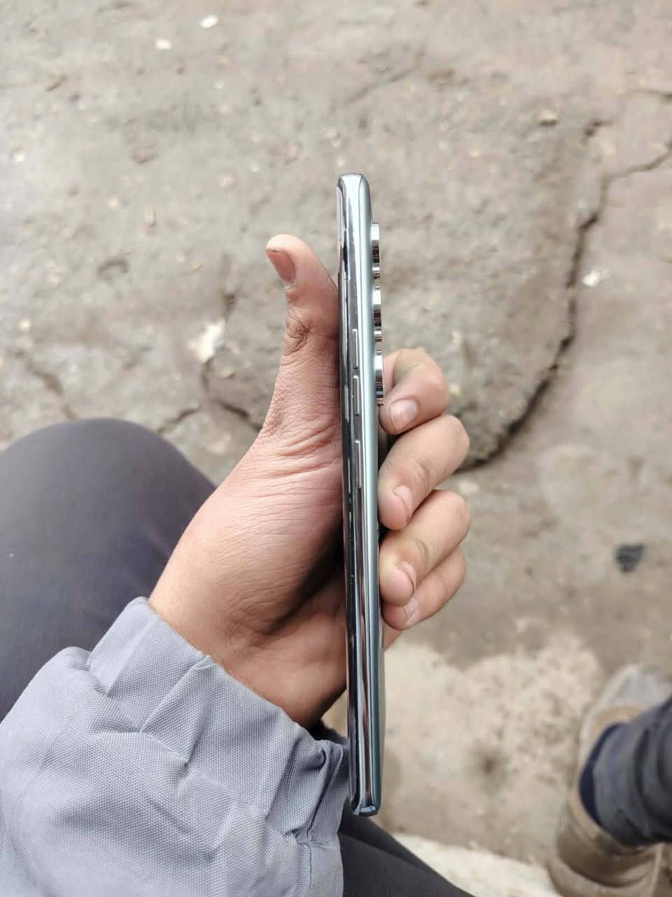 سلام عليكم موبايل تكنو كامون 40برو 5g 
رام 12+12 
ذاكرة 256 
كفر الجهاز الاصلي 
شاشة منحنية 
مقاوم للماء 
سعر خاص 
تواصل على رقم ***********
