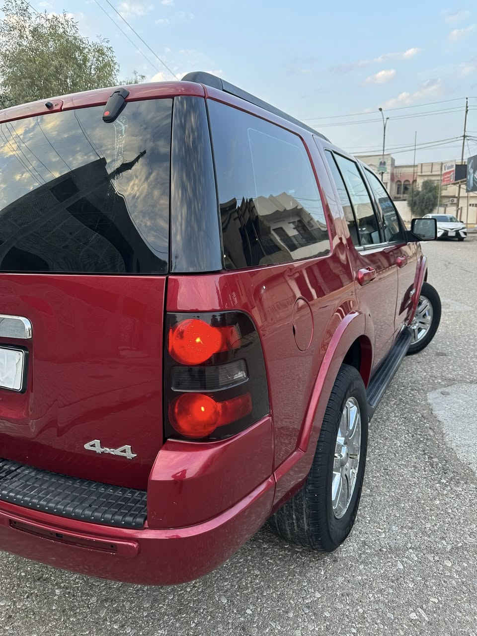 السلام عليكم

اللهم صل على محمد وال محمد 

مكان السياره كركوك 

♥️ رقم أربيل تحويل وكله حاضر 

♥️ فرصة لا تعوّض | للبيع فورد إكسبلورر 2008

داخله كلين 🇨🇦 كندي 

فول مواصفات 

✨كشنات مخمل نضيف 

✨ مثبت سرعة

✨ تحكم دوزان

✨ تبريد وتدفئة

✨ سيارة قوية وثابتة بالطريق، ممتازة للسفر والمدينة

✨ سنوية وهزة جديدة  

✨ عداد المسافة 190 

محرك 6سلندر 4.000

السيارة نظيفة جداً

استعمال شخصي عندي

ما تحتاج شي – تركب وتمشي

جاهزة لأي فحص

♥️ ملاحظة السيارة بها فقط بونيت

انصبغ عندي بسبب جراد بل بونيد بدون بدنه ولا قطرت دواخل غير هاي شرط مابيه شي 

محرك كير اكسل صدر تايرات جديد 🆕 وبيه ادامه كامله 

💰 السعر مغري وقابل للتفاوض للجادين فقط (119) وبيه مجال 

***********📞

***********📞  

الاتصال للجادين فقط – الرجاء عدم الإحراج
